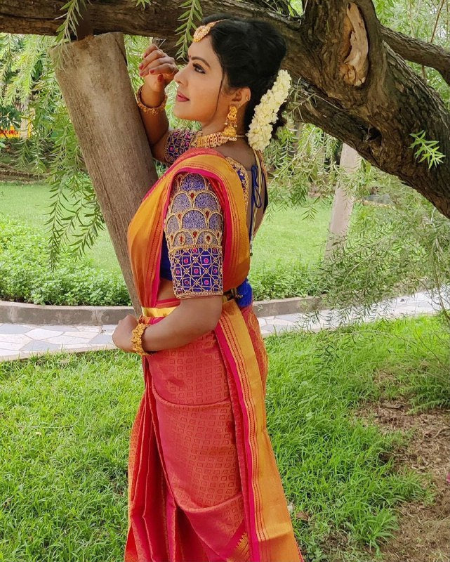 Kanchipuram Banarasi by Icultuer with Golden Weaving Zari Thread Borders