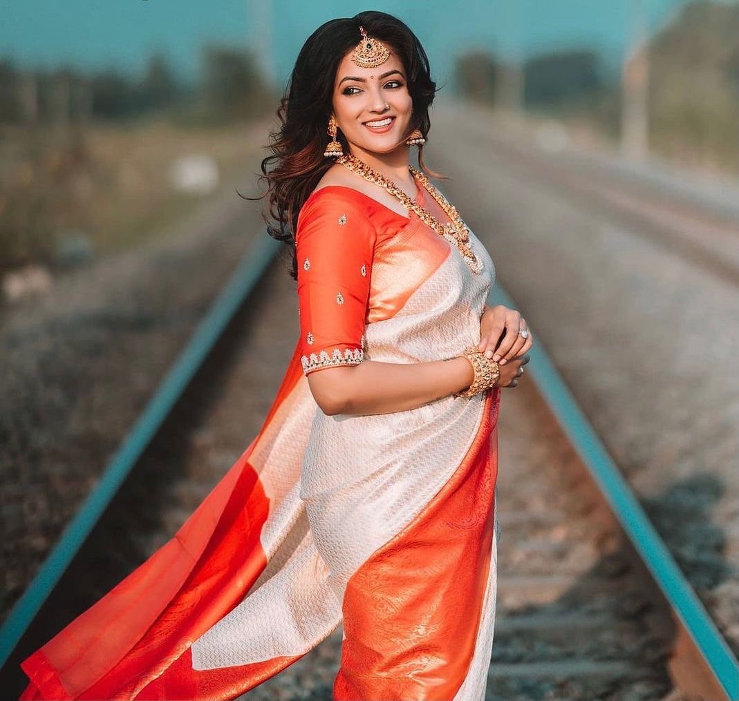 White Kanchipuram Lichi Silk Banarasi by Icultuer with Blouse