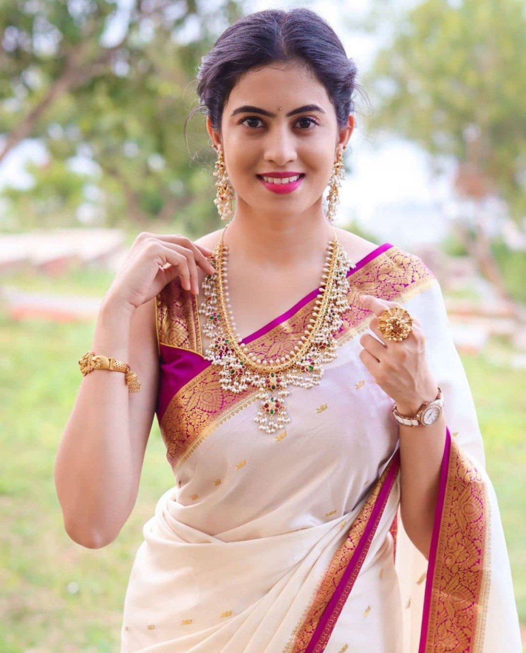 White Golden Zari Weaving Soft Silk Kanjivaram by Icultuer