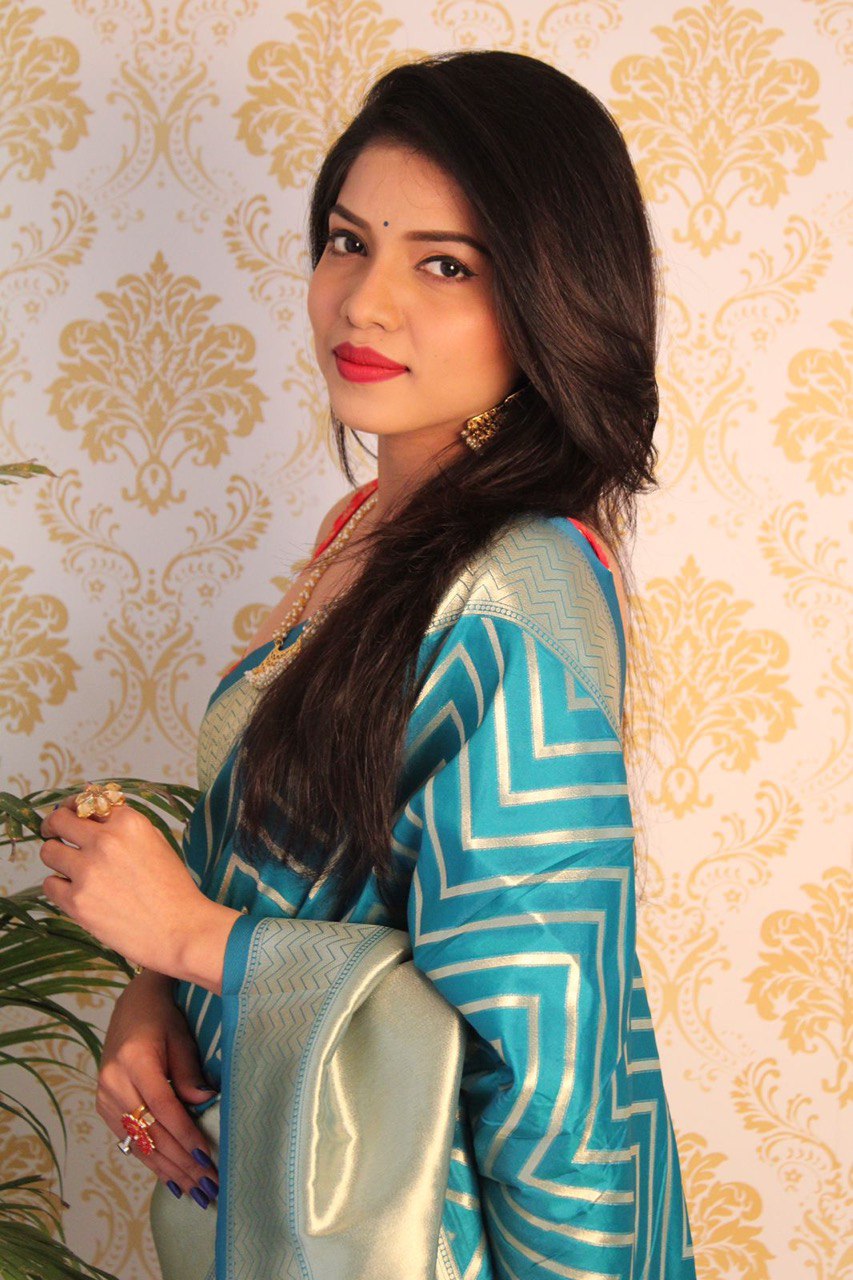 Golden Zari Woven Design Paithani Pure Silk by Icultuer for Wedding - icultural