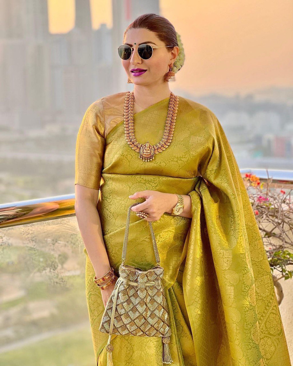 Light Green Zari Woven Banarasi Art Silk by Icultuer