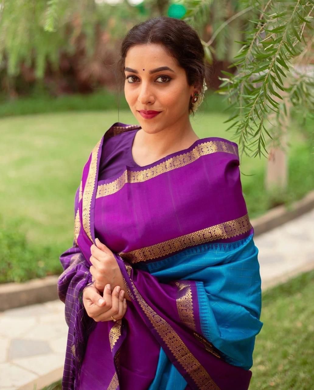 Royal Blue Banarasi Kanchipuram Silk by Icultuer With Plain Blouse