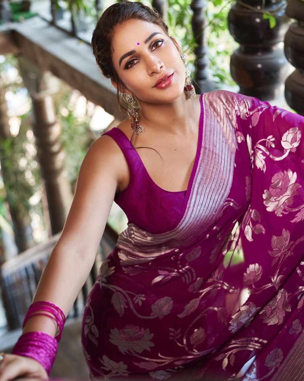 Floral Design Kanjivaram Soft Silk Jacquard by Icultuer