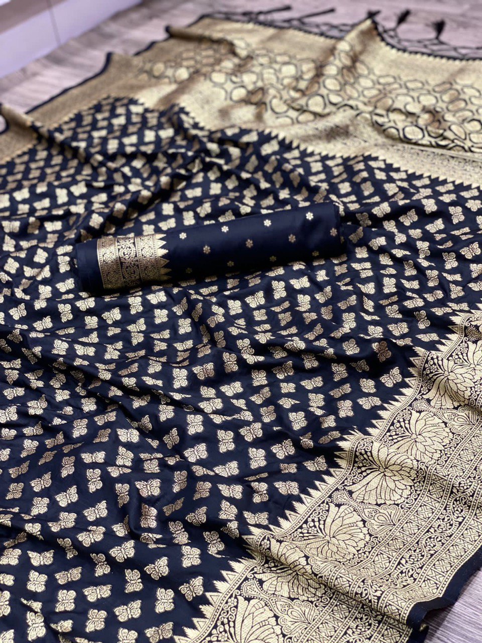 Paithani Pure Soft Silk by Icultuer with Zari Work Pallu