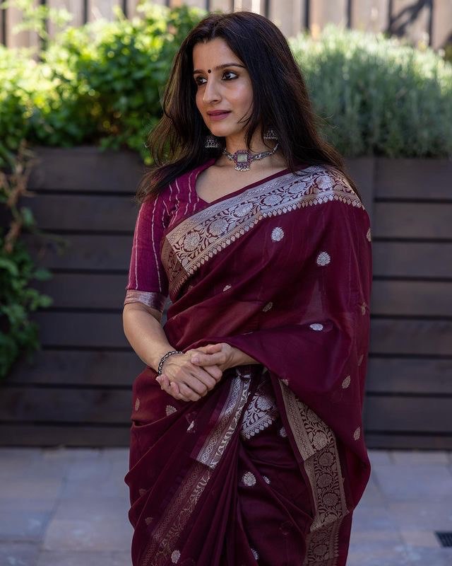 Wedding Wear Women's Special Woven Design Soft Linen by Icultuer