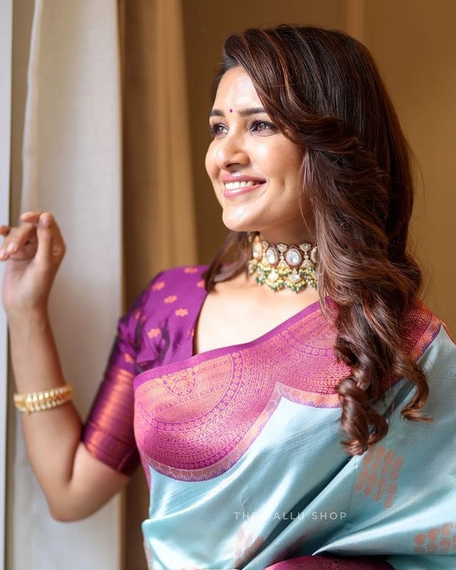 Soft Silk Banarasi Sky Color by Icultuer with Kawda Technique