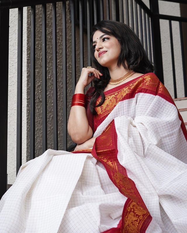 White & Red Banarasi Lichi Soft Silk Jacquard Woven by Icultuer