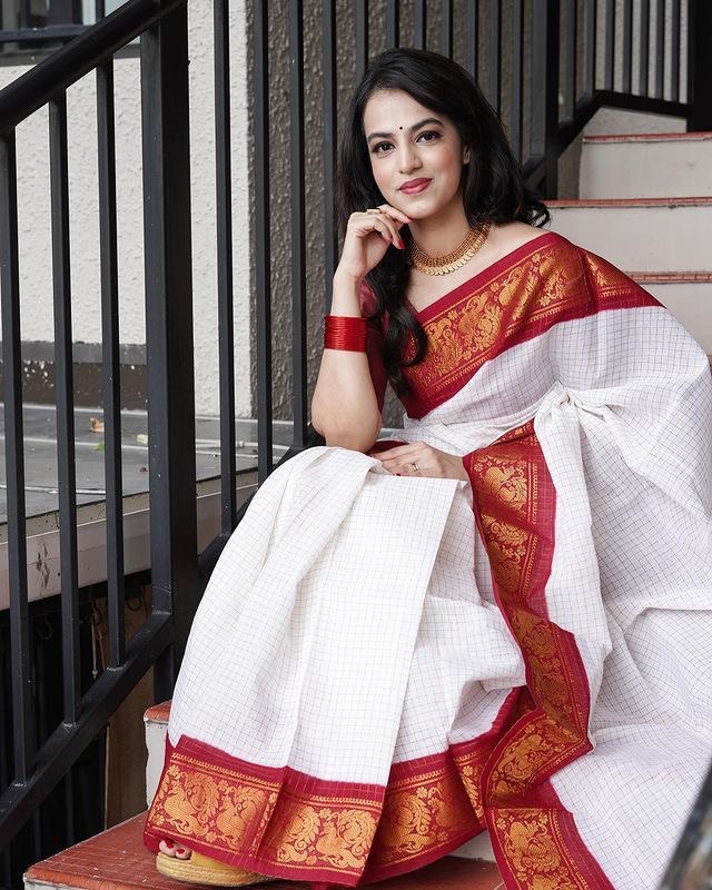 White & Red Banarasi Lichi Soft Silk Jacquard Woven by Icultuer