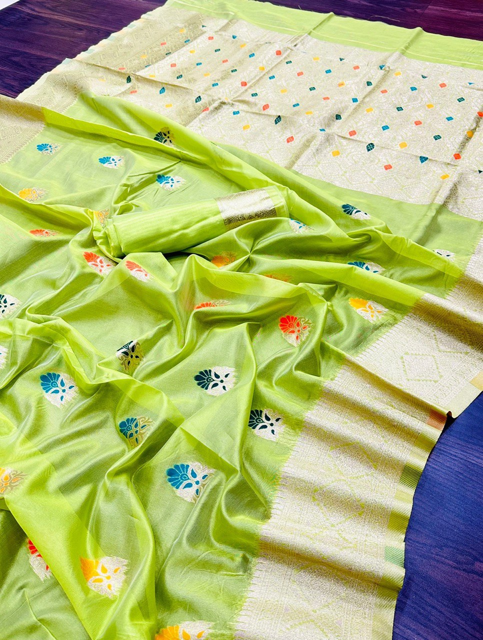 Pista Hand Woven Organza Soft Silk by Icultuer for Women