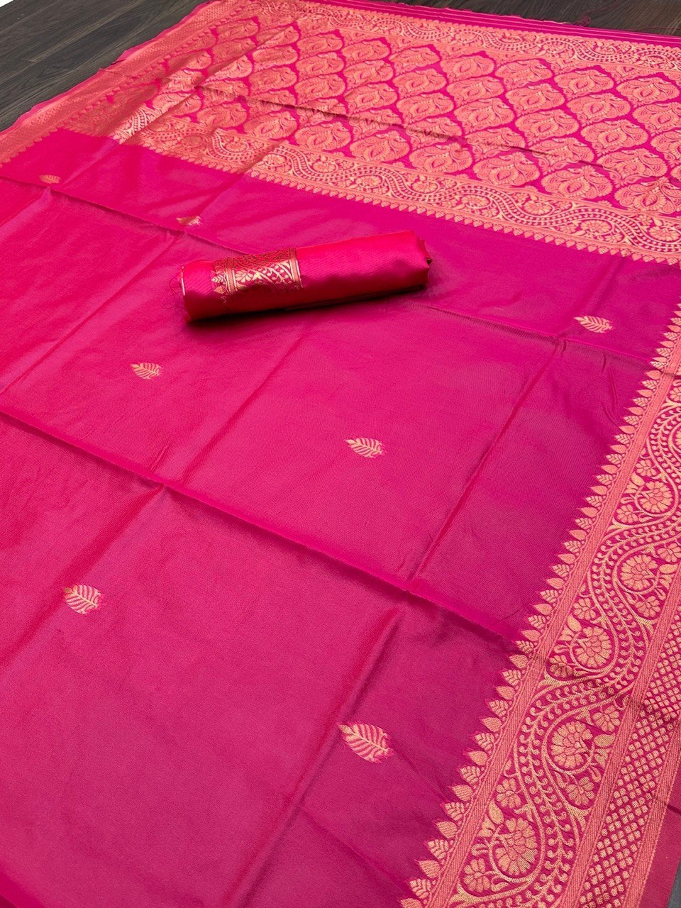 Indian Kanchipuram Soft Silk Weaving Work by Icultuer