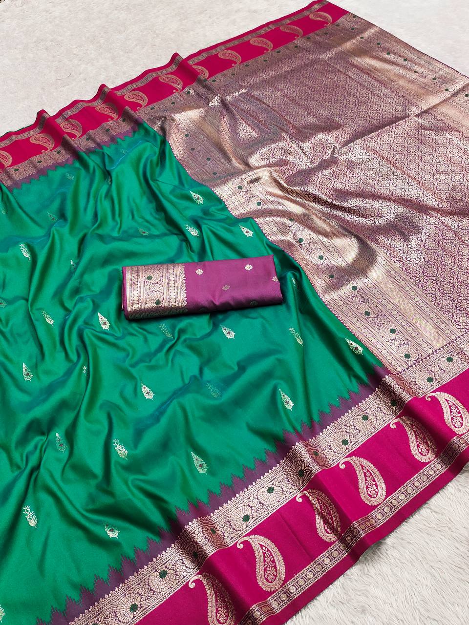 Royal Green Silk Saree with icultural Paisley Border & icultural Gold Zari Pallu