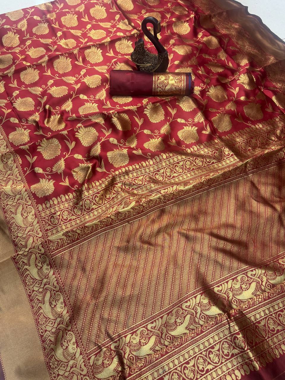 Crimson Royale Premium Luxury Silk Saree with All-Over icultural Gold Floral Zari Weave & Grand Heritage Border