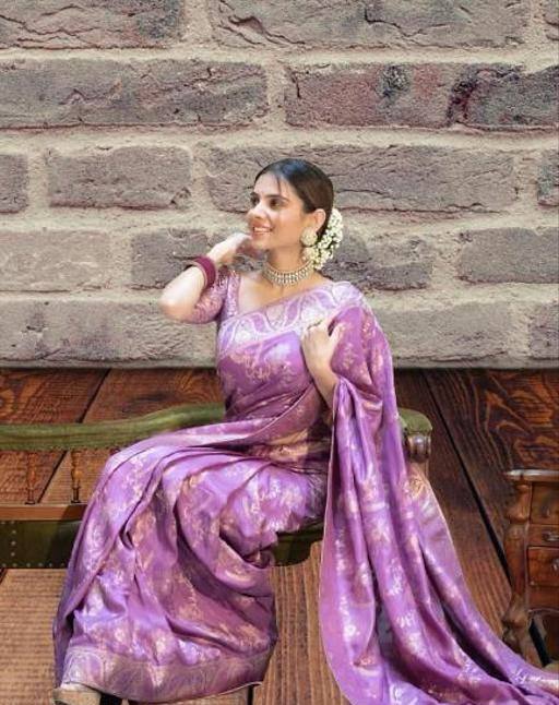 icultural Violet Banarasi Silk Saree WIth Fabulouse Blouse Piece