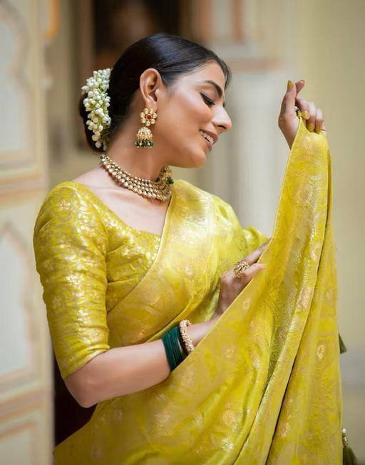 icultural Yellow Banarasi Silk Saree WIth Fabulouse Blouse Piece