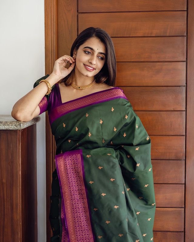 Dark Green Soft Silk Rich with Jacquard Waving Work by Icultuer