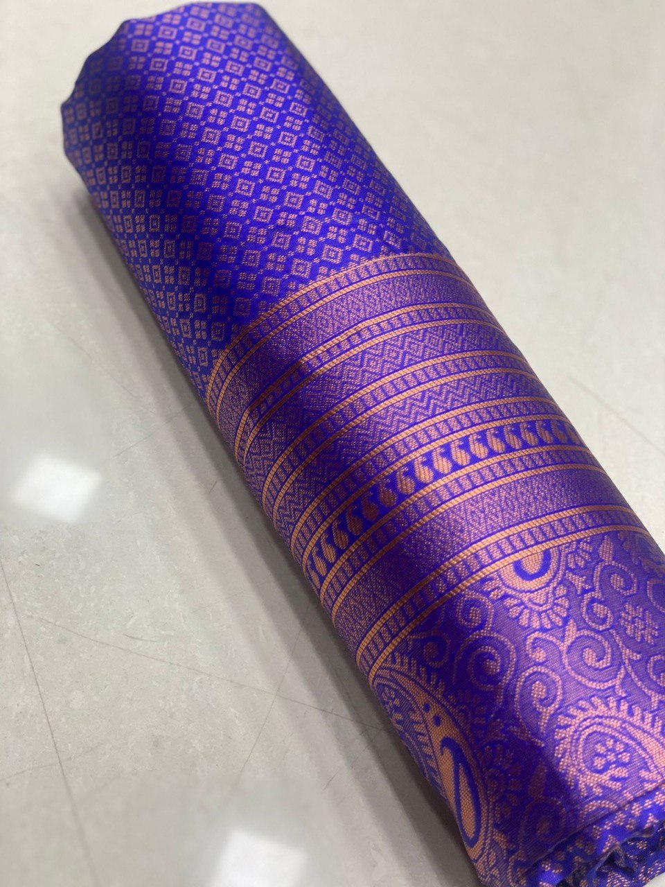Lichi Soft Silk Jacquard Waving Work by Icultuer