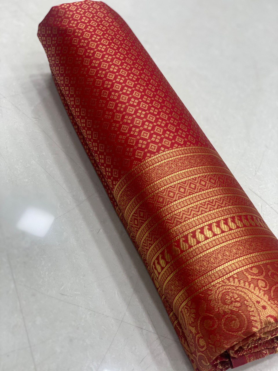 Lichi Soft Silk Jacquard Waving Work by Icultuer