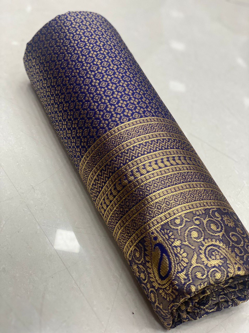 Lichi Soft Silk Jacquard Waving Work by Icultuer