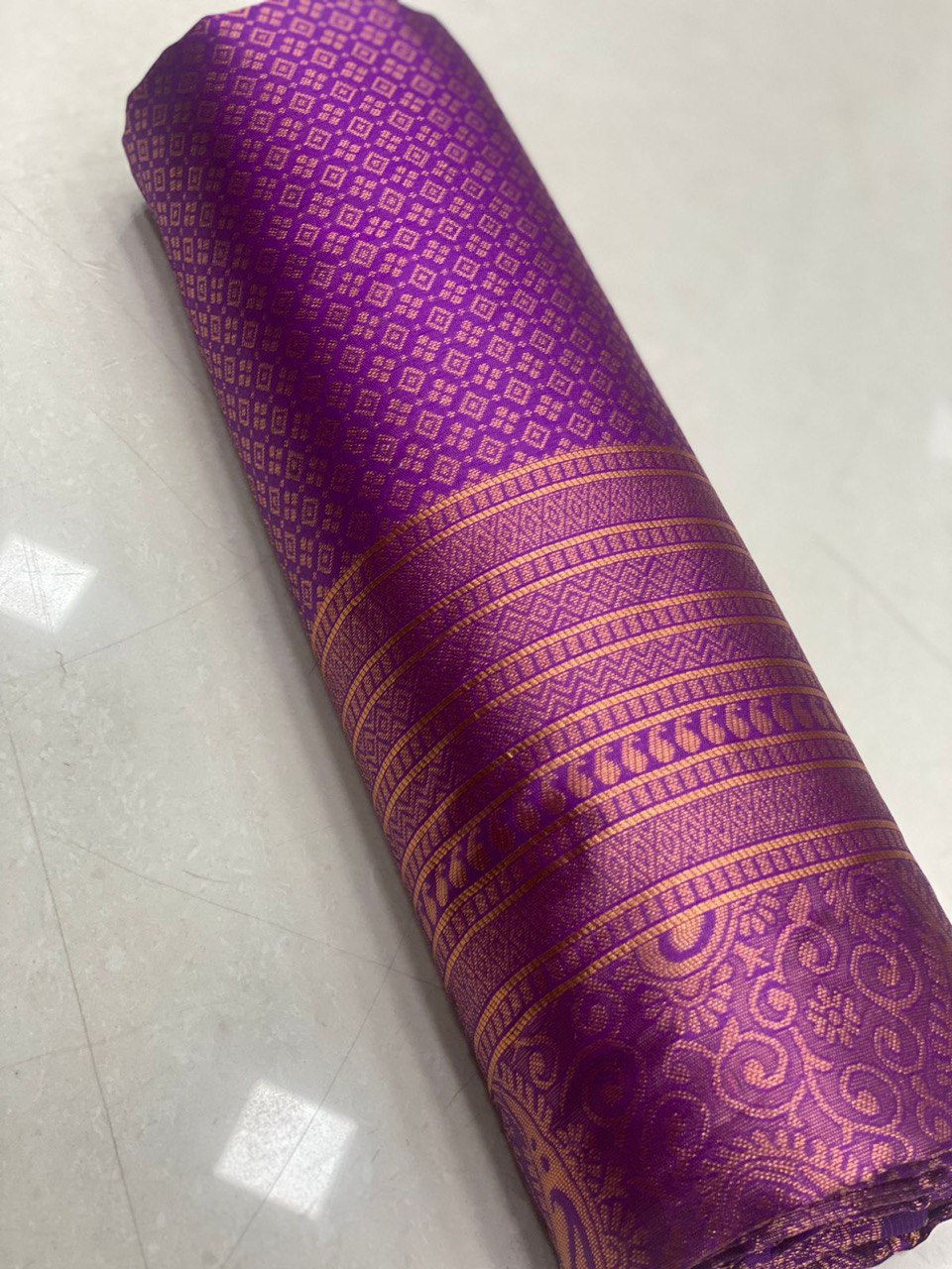 Lichi Soft Silk Jacquard Waving Work by Icultuer