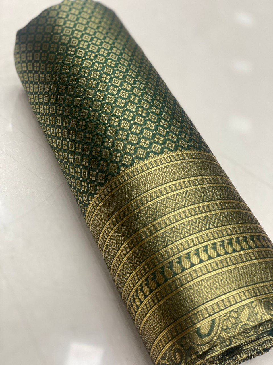 Lichi Soft Silk Jacquard Waving Work by Icultuer