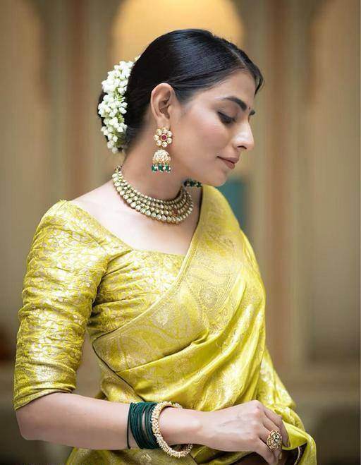 icultural Yellow Banarasi Silk Saree WIth Fabulouse Blouse Piece
