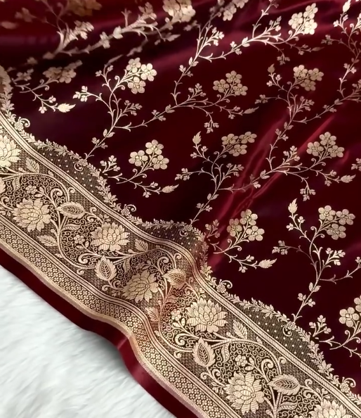 Royal icultural Silk Saree with Heavy Gold Zari Floral Weaving