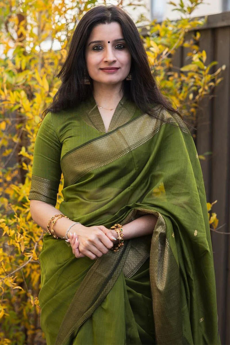 Green Linen Silk Saree with Jacquard Weaving Detail
