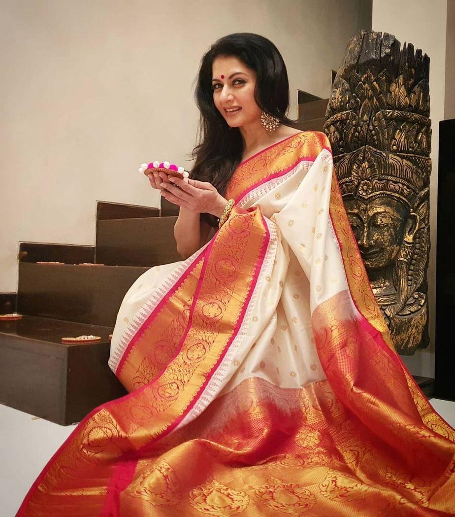 Beige Soft Banarasi Silk Saree with Jacquard Weaving